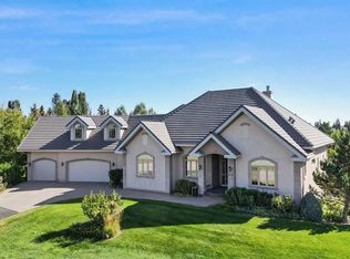 1 N Pinehurst Dr, Foothills County, AB T1S4J3