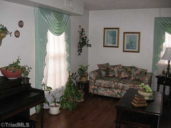 4th image of 2330 Glenhaven Dr