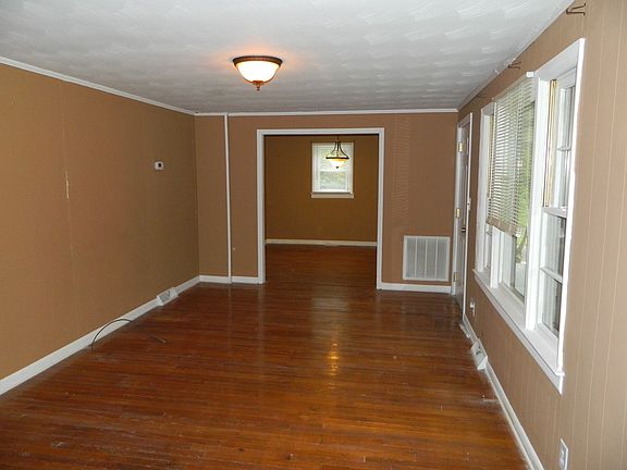 3rd image of 914 Sugar St