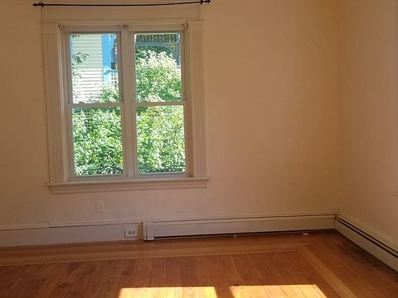 3rd image of 36 Gordon St