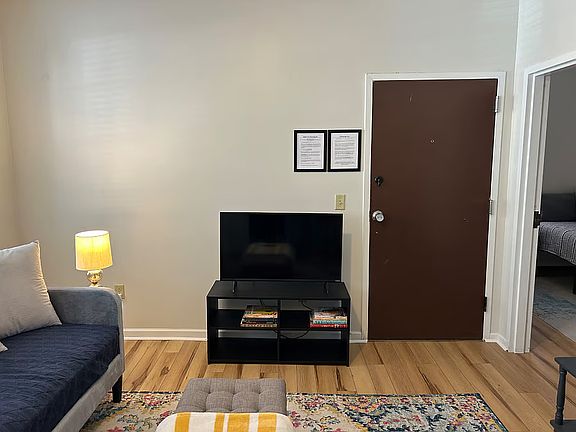 4th image of 45-49 Charlotte St