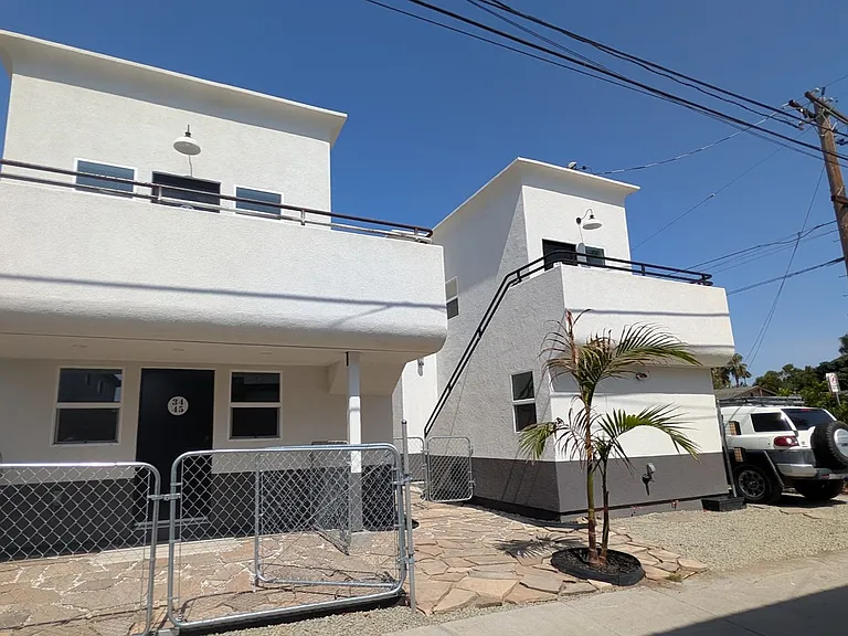 3443 Collier Ave — Photo 2