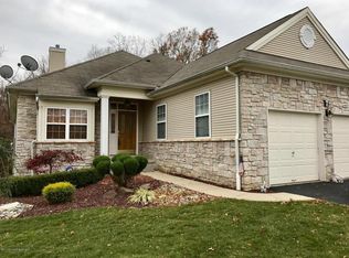 6 Clydesdale Ct, Manalapan, NJ 07726
