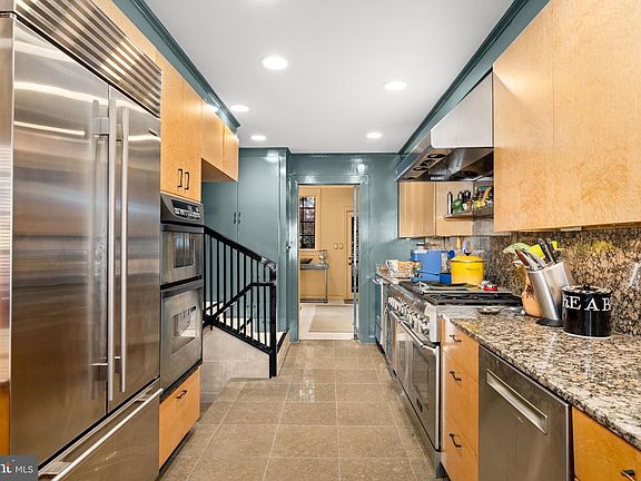 4th image of 2900 O St NW