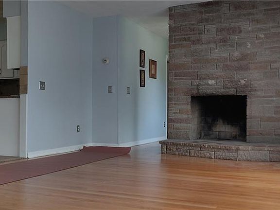 5th image of 8 Patricia Cir