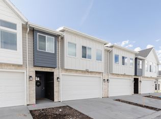 573 N Richland Valley St, Garden City, UT 84028