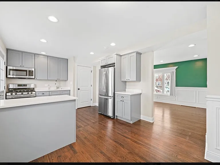 6350 S Lockwood Ave — Photo 4