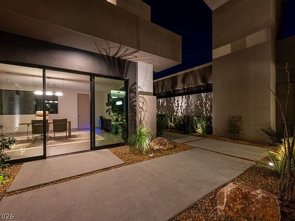 4th image of 12 Chisel Crest Ct