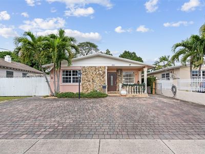 5951 SW 4th St, Miami, FL, 33144