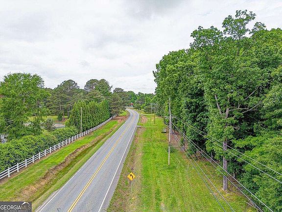 3rd image of 2148 Red Bud Rd NE
