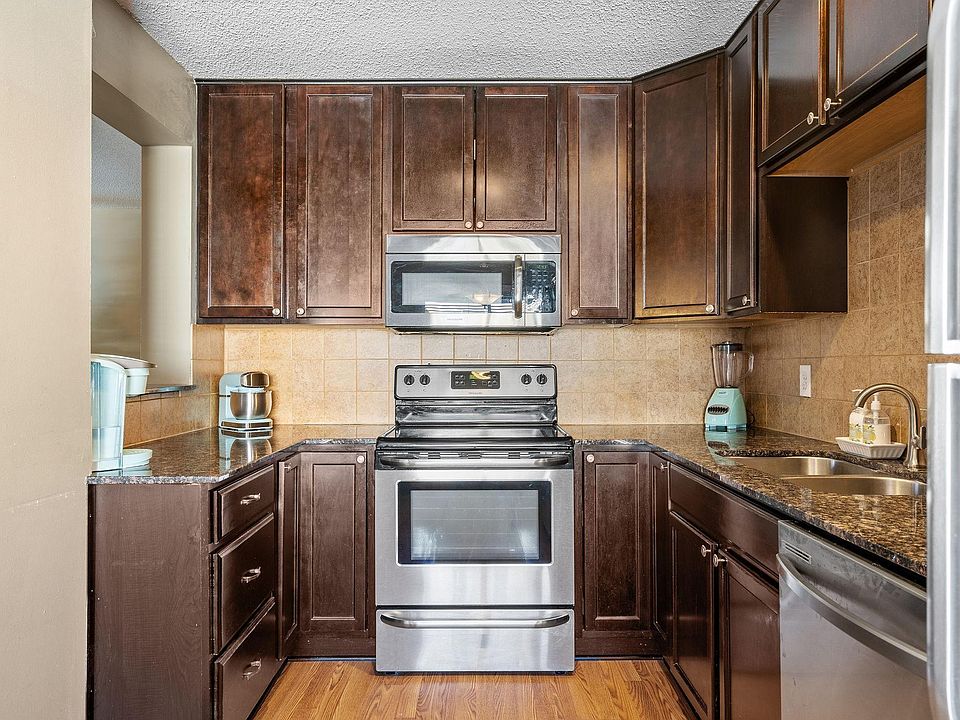 1st image of 3483 Greenwood Ct S