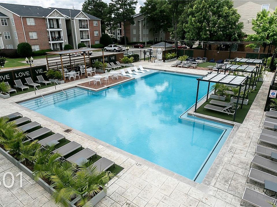 1st image of 120 15th St E APT 801