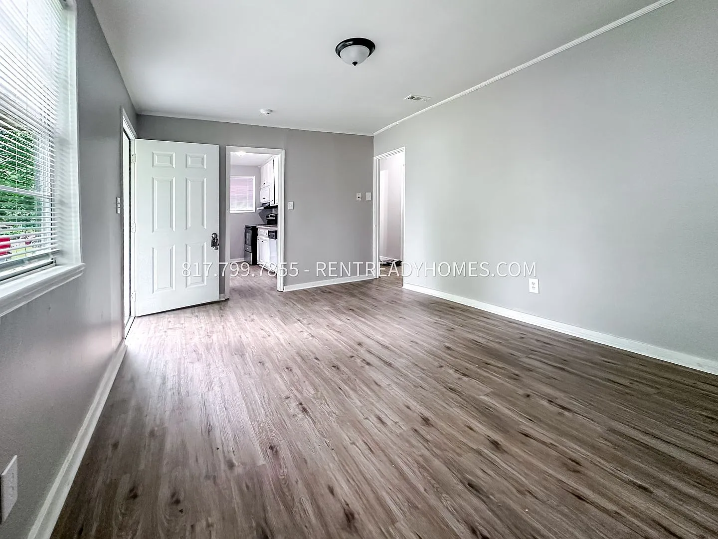 1316 Rayfield Dr — Photo 2