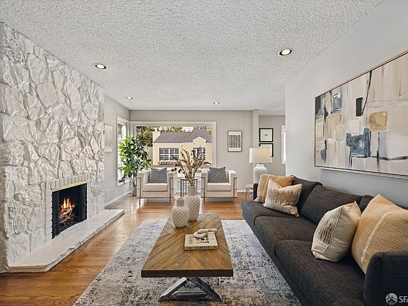 5th image of 18 Greenview Ct