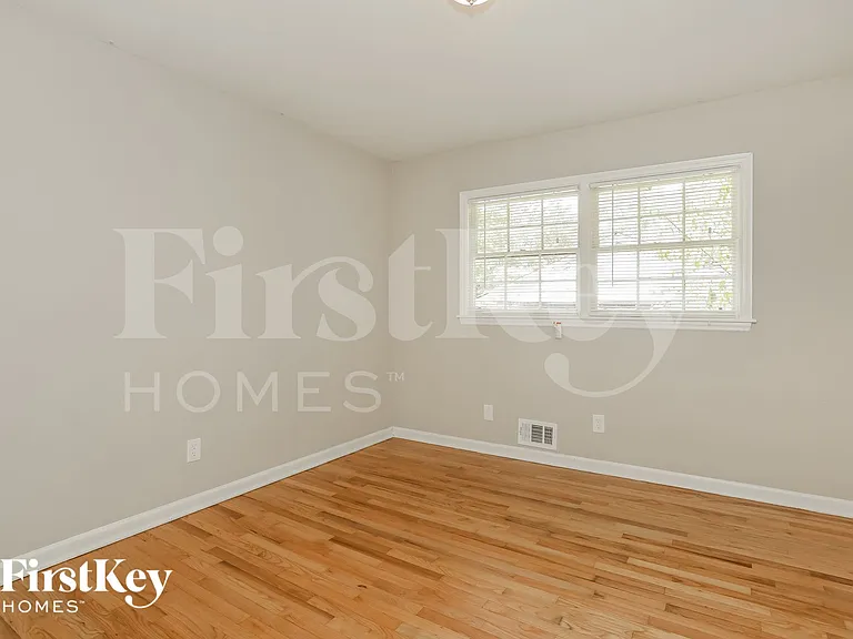 1860 Gherry Dr — Photo 13