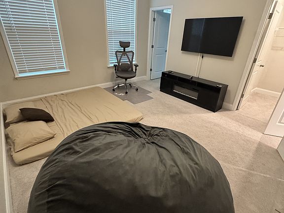 3rd image of 4639 Eddibunn Dr SE #2