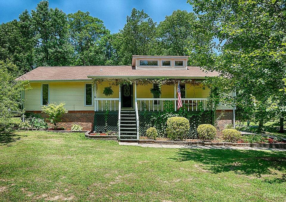 Great home on Monte Sano with full basement!