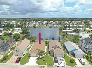 389 Leawood Cir, Naples, FL 34104