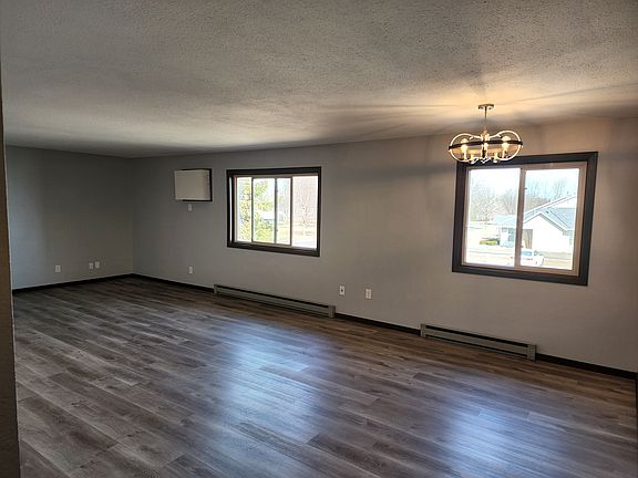 2nd image of 910 E 2nd St #13