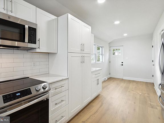 4th image of 203 Wildwood Ave