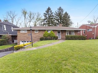 233 Commonwealth Ave, West Mifflin, PA 15122
