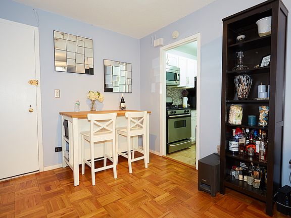 4th image of 137 E 36th St #4E