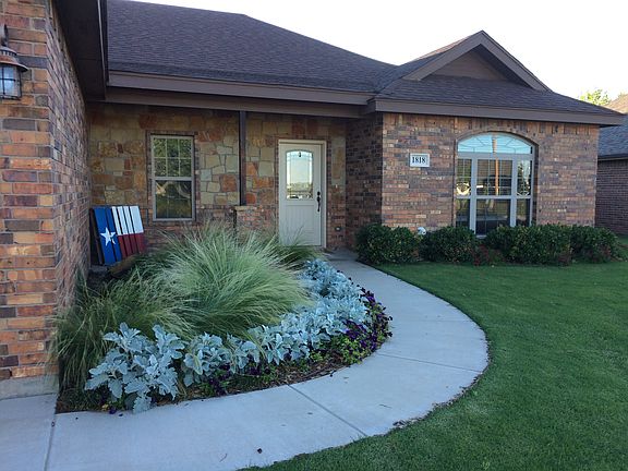 2nd image of 1818 Smith Dr