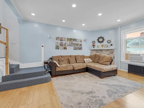 11-34 Bay 27th Street image 4 of 19