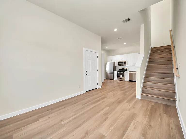 8025 Peachtree St #B — Photo 13