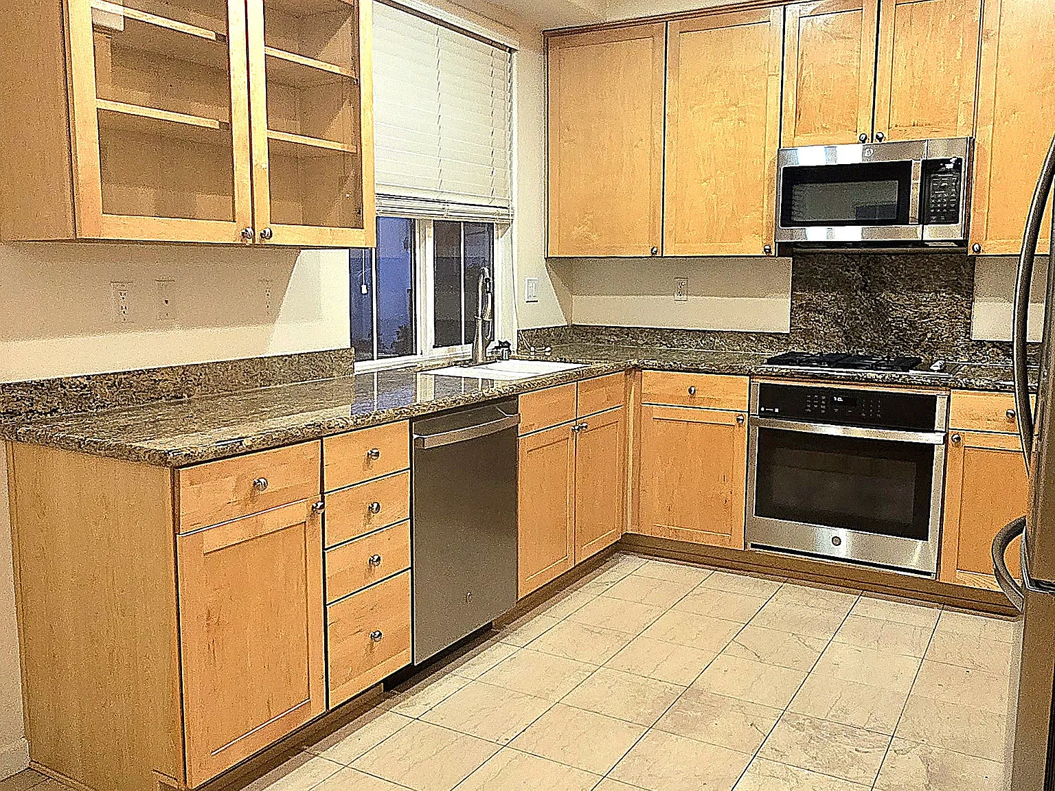 2 bed, 1371 sqft, $3,800 — Photo 4