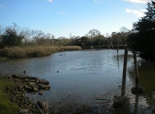 3802 Wagon Rd, Dickinson, TX 77539