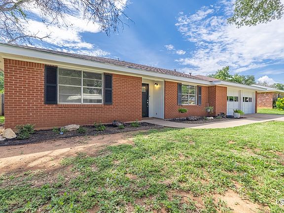 4th image of 229 Twin Oaks Dr