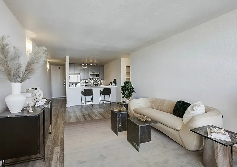 ReNew on Merritt — Photo 9