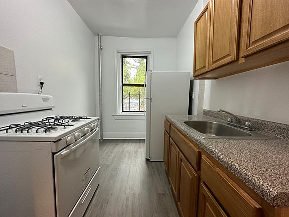 4th image of 115 E Mosholu Pkwy N #D11-1
