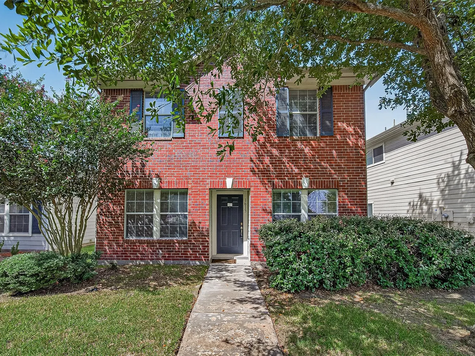 3 bed, 2.5 bath, 2124 sqft, $1,875 — Photo 1