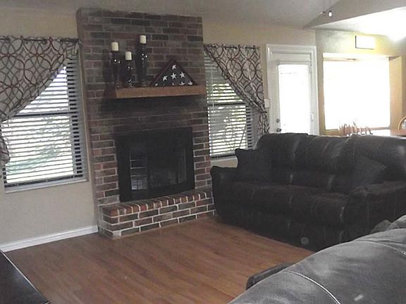 2nd image of 11910 Amblewood Dr