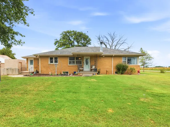 1055 N Oliver Rd, Belle Plaine, KS 67013