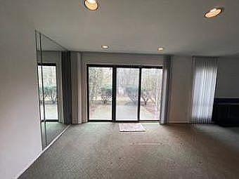 5th image of 65 Wimbledon Dr