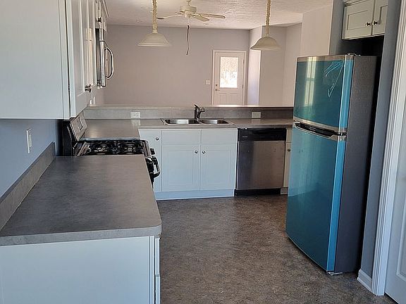 2nd image of 201 Orchardview Seven Hls