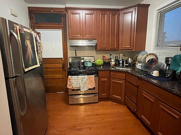 4th image of 6822 W Medill Ave #9