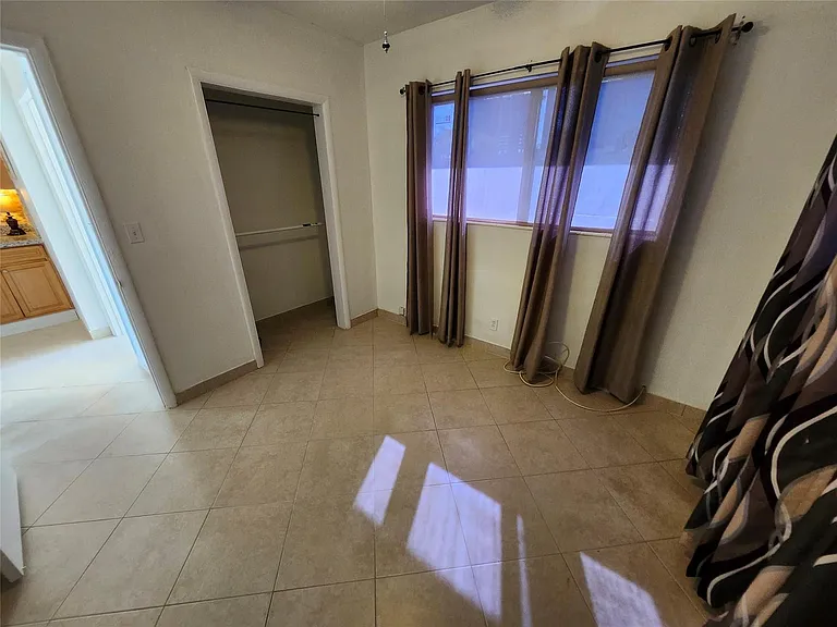 120 NE 10th Ave #1 — Photo 11