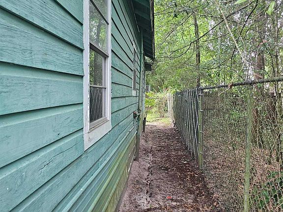4th image of 1221 Trammel Blvd