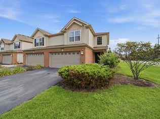 1541 Pauline Cir, Mundelein, IL 60060
