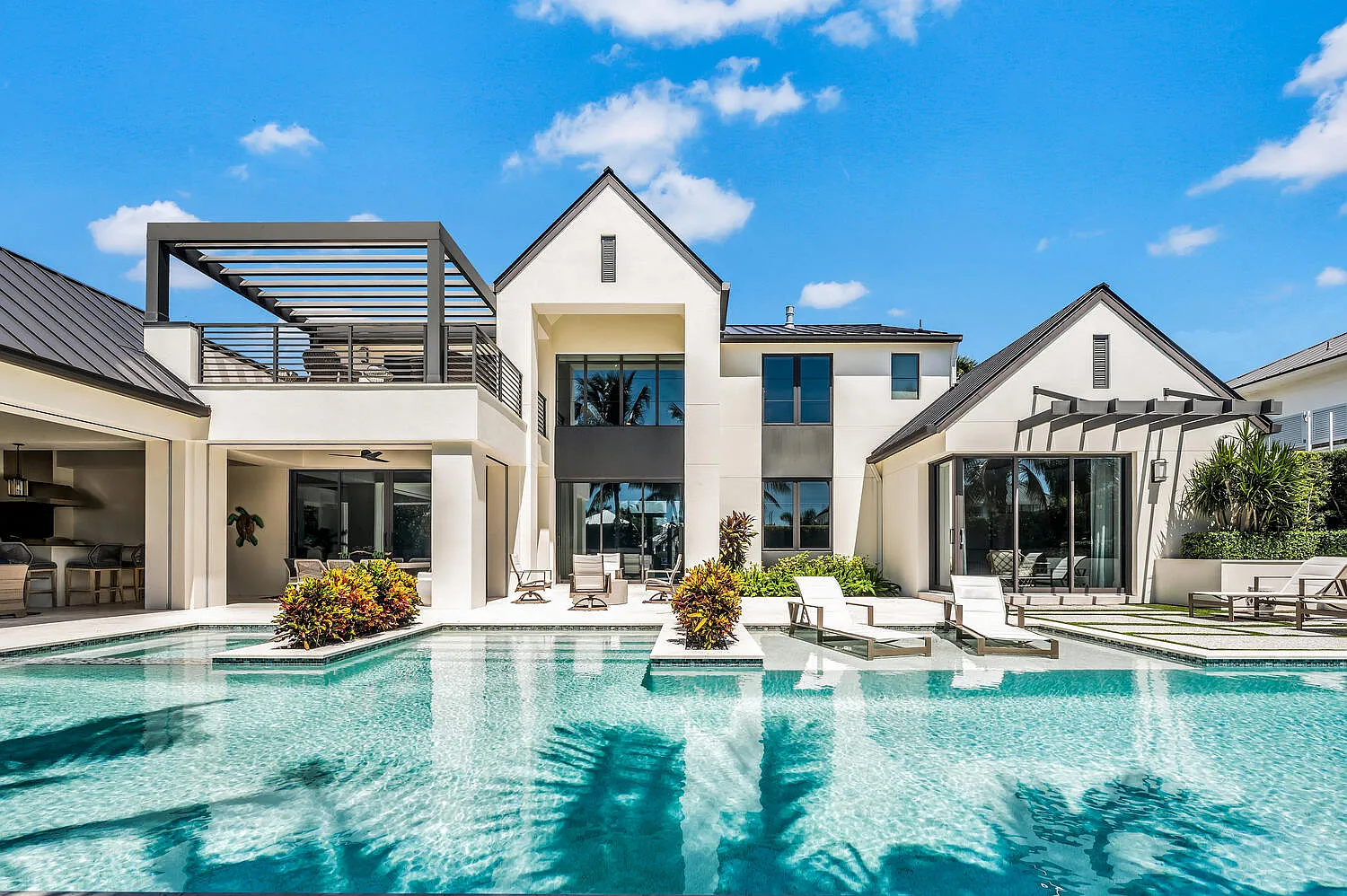 5 bed, 4835 sqft, $50,000 — Photo 1