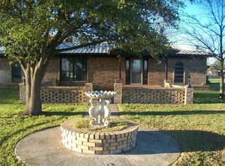 300 W Pecan St, Bangs, TX 76823
