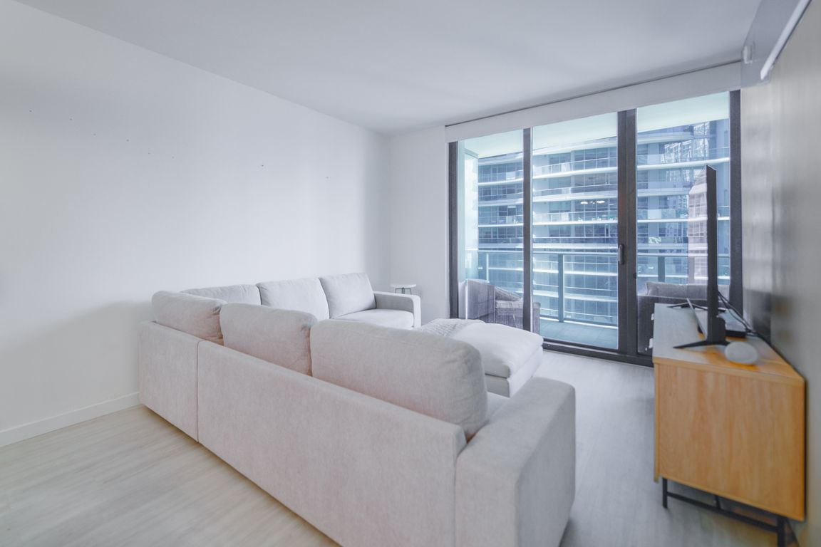 next background image