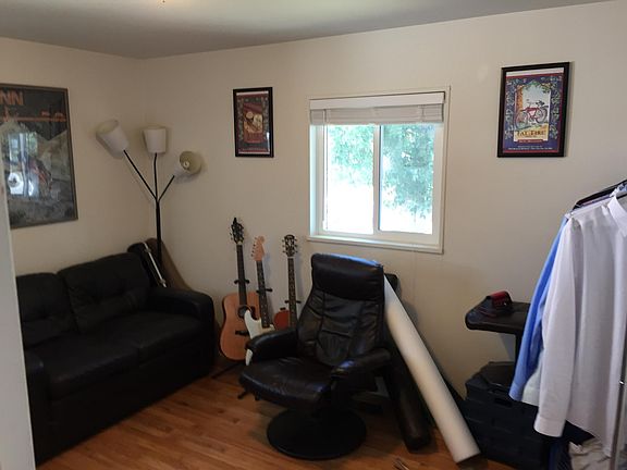 Guest bedroom #1, large enough for a queen bed