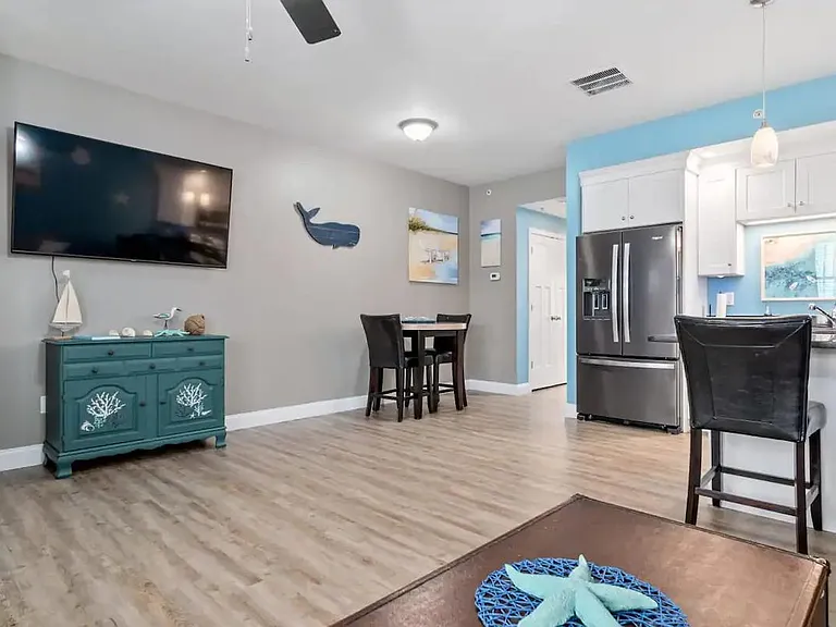 128 Ashworth Ave #203 — Photo 14