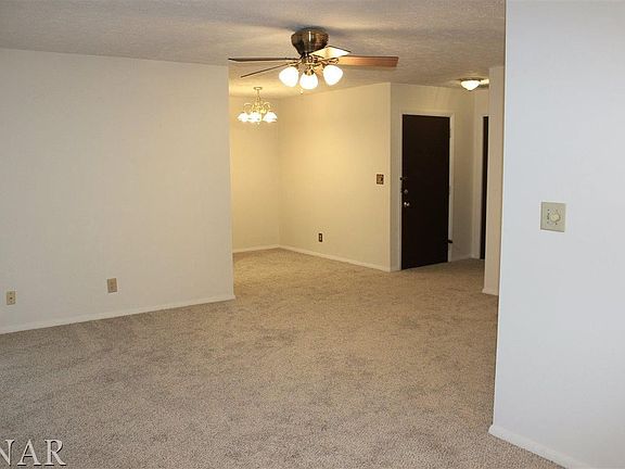 5th image of 1600 Northbrook Dr #A-2