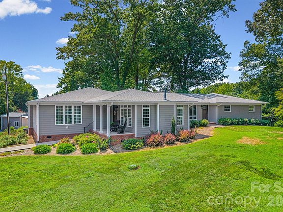 2nd image of 2106 Strawberry Rd